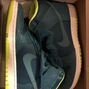 Women’s Nike dunks